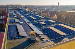 SolarModule Auf Einem Flachdach.