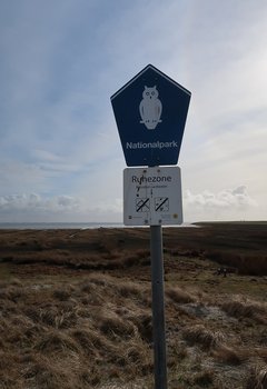 Schild im Nationalpark Wattenmeer