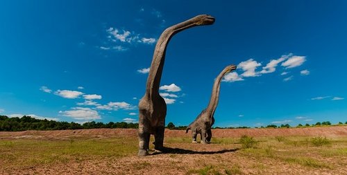 Dinosaurier in Landschaft